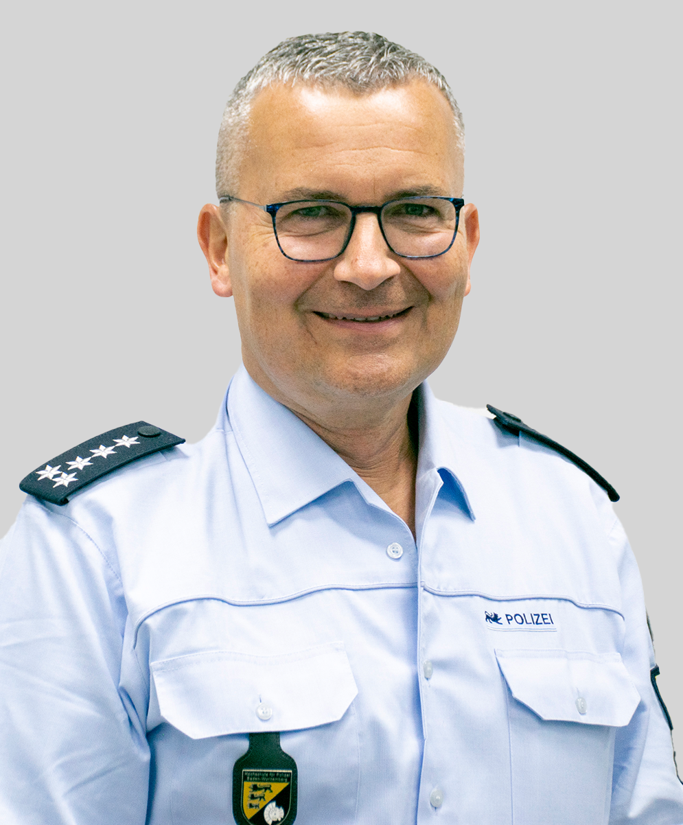 Faras, Frank Frank Faras, Referent im Sachbereich Öffentlichkeitsarbeit im Präsidialstab und Pressesprecher der Hochschule für Polizei Baden-Württemberg
