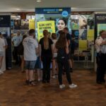 Am Messestand, der im Foyer aufgebaut war, standen die Einstellungsberatenden für Informationen zur Verfügung